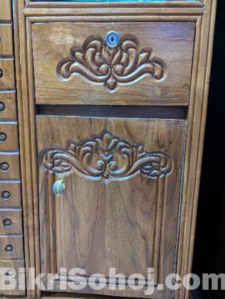 Dressing table